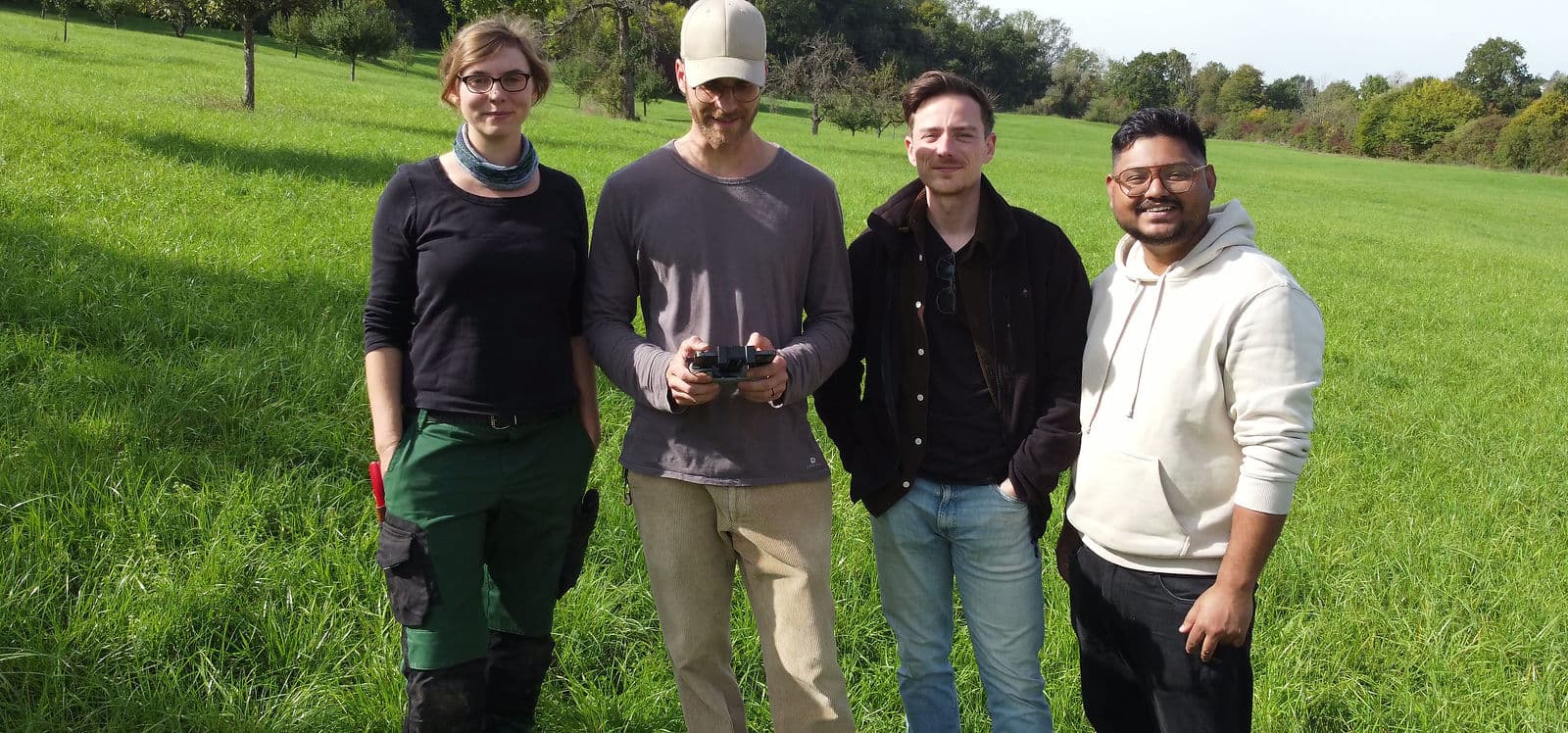 PermaWaldGarten Team im Feld
